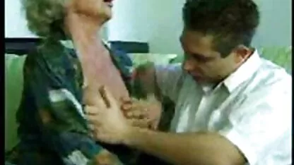 یک بالکان قدیمی پاهای خود را روی شانه های خود انداخت ، فرفری را فریاد زد و به سرعت عادت کرد تا اینکه همسرش بازگشت. زهرا امیر ابراهیمیسکس