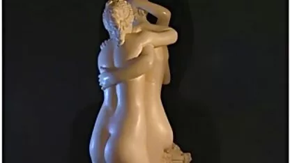 یک زن چینی 19 ساله یک سلفی در باران سکسزهرا امیر ابراهیمی می گیرد ، کاملاً برهنه و نشانگر نزدیکی است