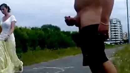 پدر بزرگ گریه زهرا امير ابراهيمي سكس را با نشستن روبرو بر روی بیدمشک و لیسیدن بیدمشک خیس در حالی که او به من فاک می داد ، آرام کردم